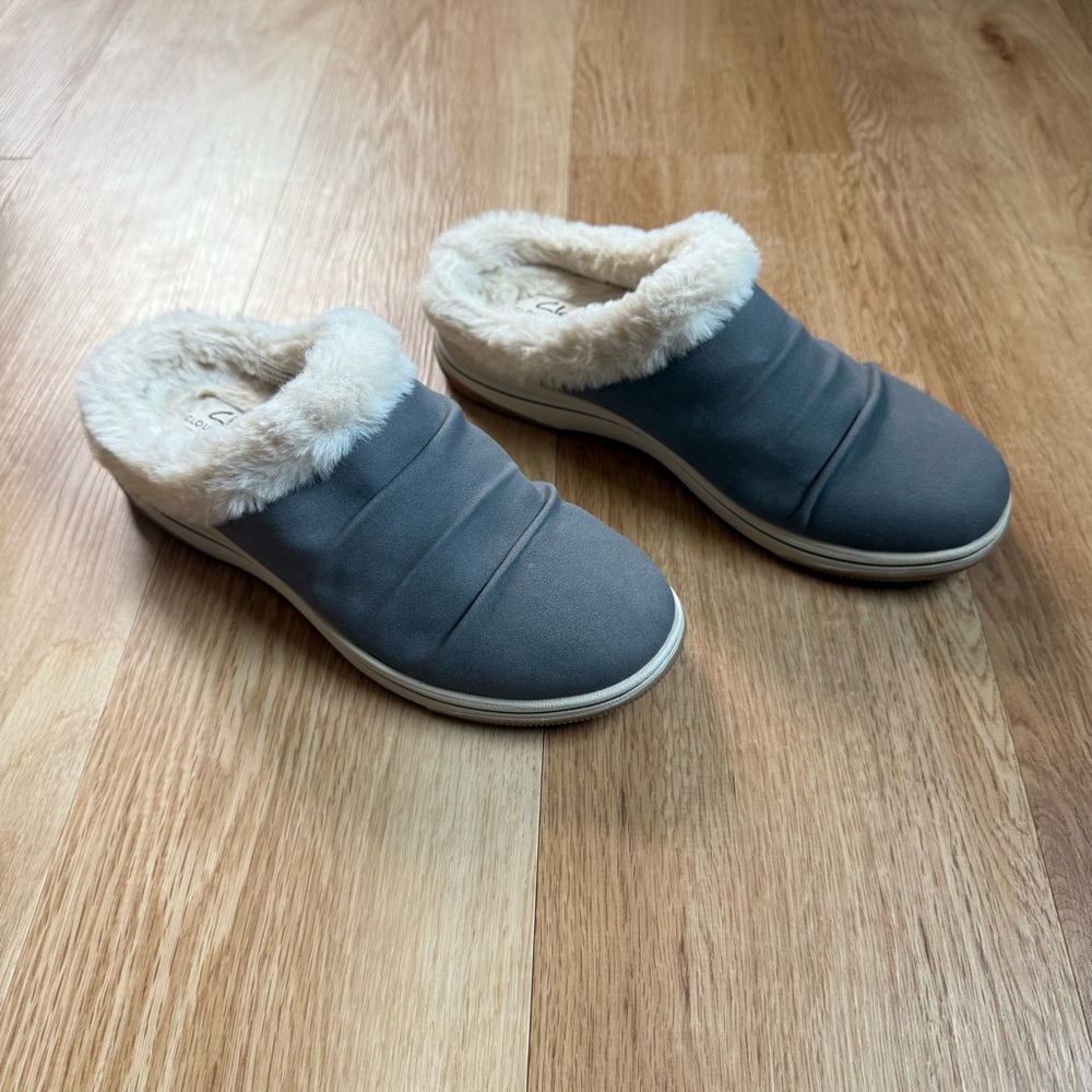 Clarks Cloudsteppers Slip-On Breeze Willow Clogs Women's Size 10 Grey Faux Fur
